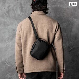 NWT ALPAKA Metro Sling V2 RFID Blocking Small Crossbody Bag Black | X-Pac VX42